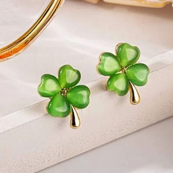 💲6️⃣ Bundled ✔️Lucky Charm Four Leaf Clover Earrings Green & Gold - Picture 6 of 7
